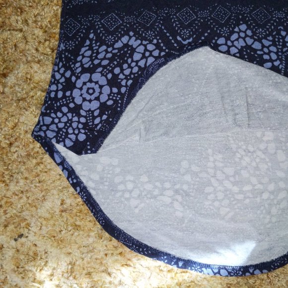 4/$20 | Dex Blue T-Shirt with asymmetric hem - Picture 5 of 6